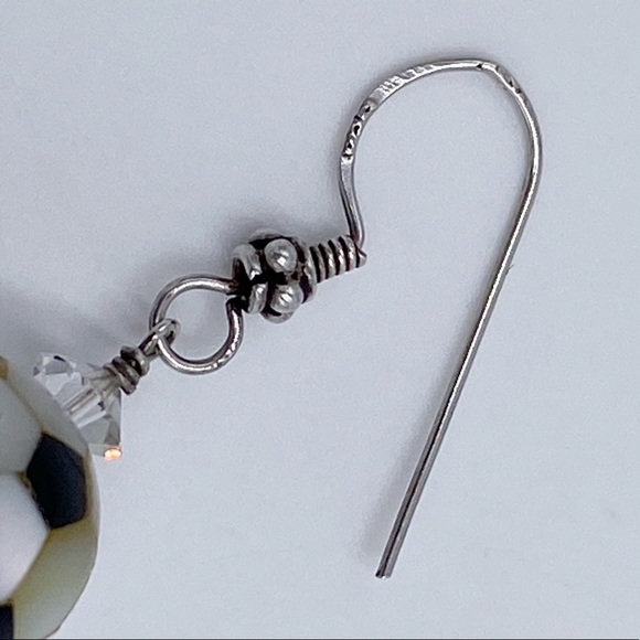 Mother of Pearl and Black Onyx Earrings - Picture 6 of 7